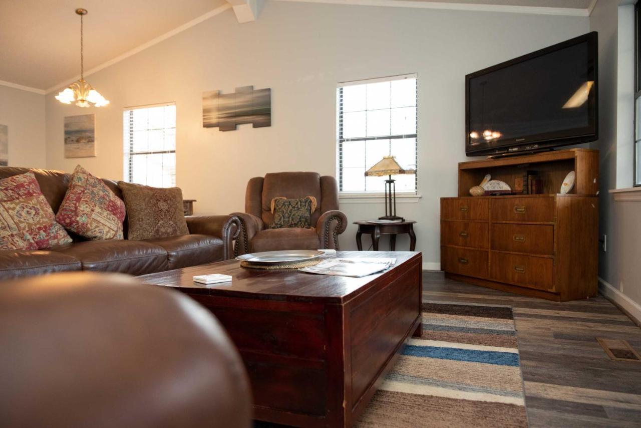 Lakefront Cottage With Private Hot Tub! Buckhead Exterior photo